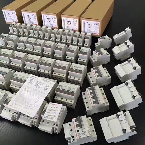 億日元,產(chǎn)品品種達幾十萬種,涉及工業(yè)自動化控制,電子元器件,汽車電子